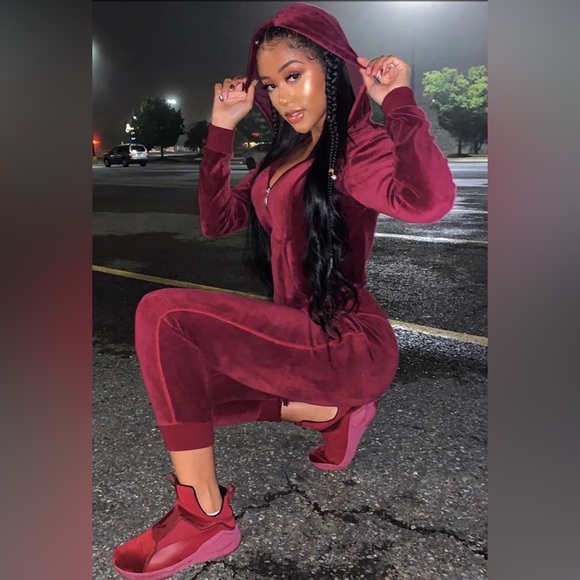 BRAND NEW/NEVR WRN: The Original Trendsetter Burgundy Velour set from FASHONNOVA - Picture 4 of 5